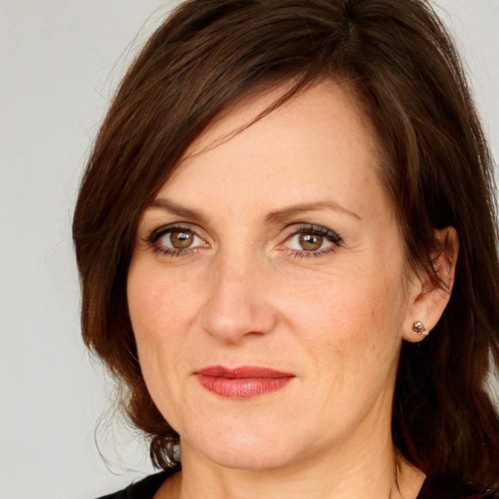 Business owner who benefited from comprehensive financial analysis services